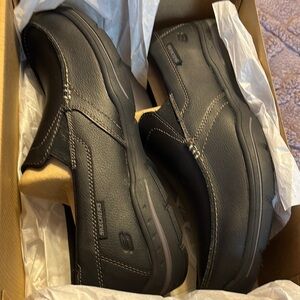 Skechers Men's ‘Harper-Forde’ Black Leather Slip-On Shoes (roomier fit)